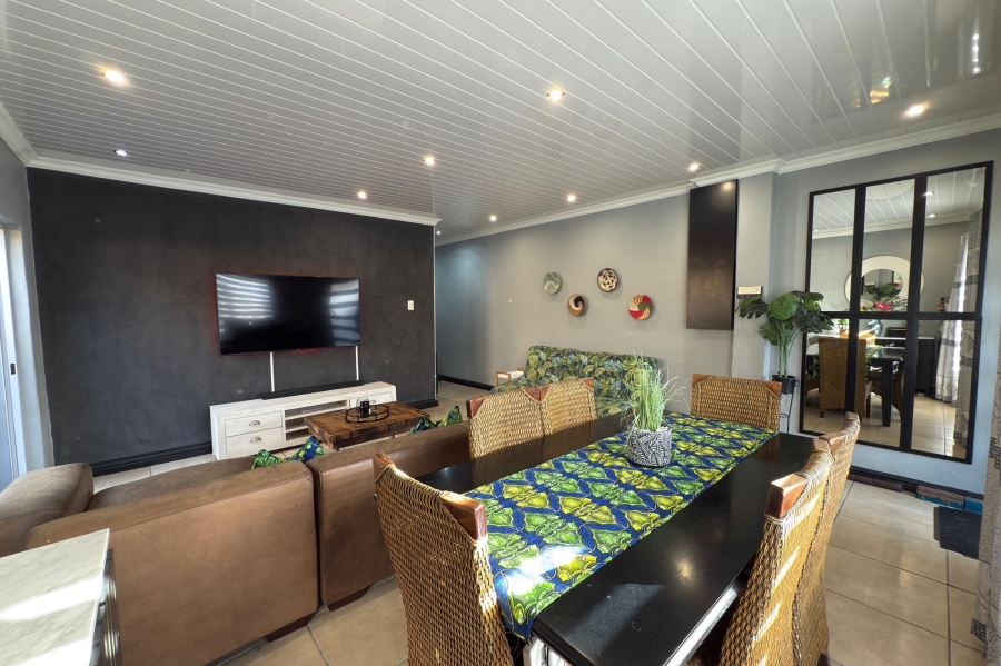 2 Bedroom Property for Sale in Kensington Western Cape